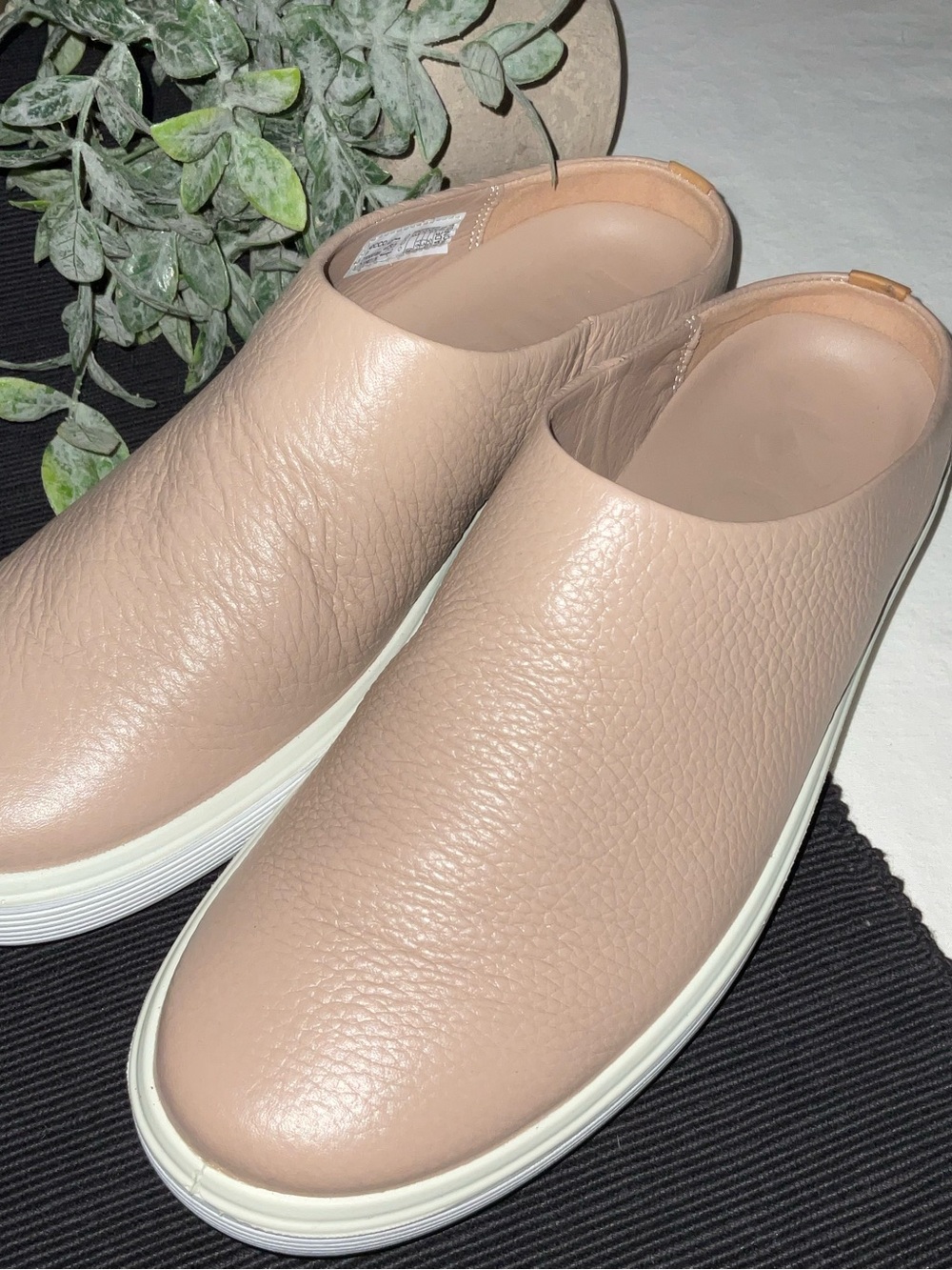 Ecco Leather Slip-On Clogs in Blush Nude